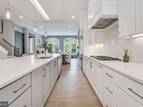 8215 River Road, Bethesda MD 20817