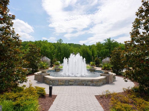 8215 River Road, Bethesda MD 20817