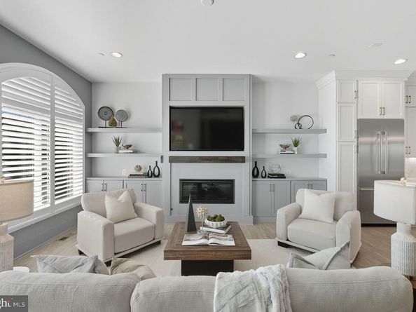 8215 River Road, Bethesda MD 20817