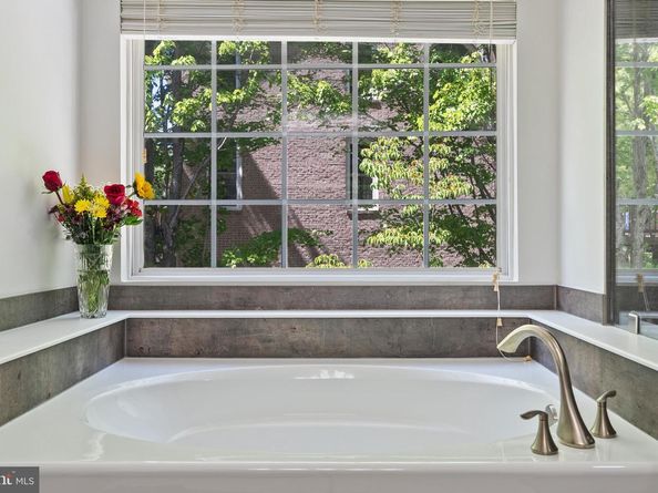 2702 Chanbourne Way, Vienna VA 22181