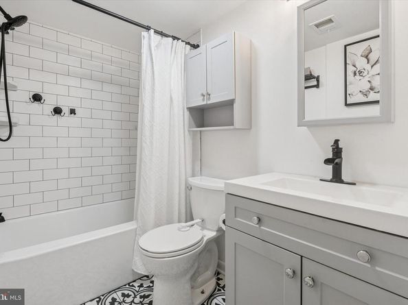 305 Shawmont Avenue C, Philadelphia PA 19128