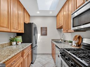 2711 Ordway Street NW 300, Washington DC 20008