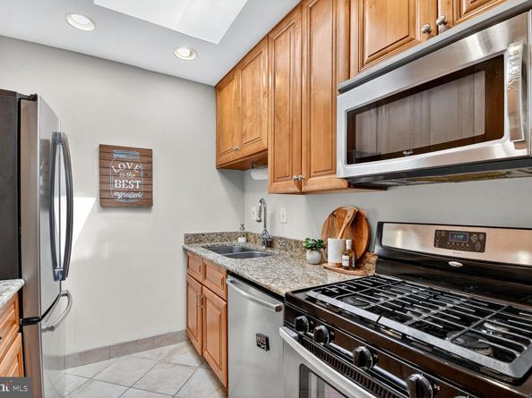 2711 Ordway Street NW 300, Washington DC 20008