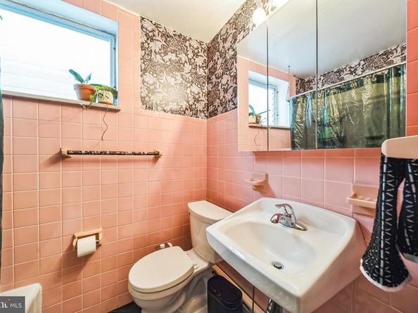 1120 Emily Street, Philadelphia PA 19148