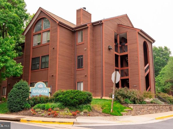 2820 Lee Oaks Place 302, Falls Church VA 22046