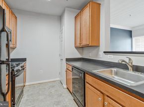 4862 Eisenhower Avenue 272, Alexandria VA 22304