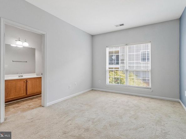 4862 Eisenhower Avenue 272, Alexandria VA 22304