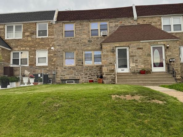 3017 Tyson Avenue, Philadelphia PA 19149