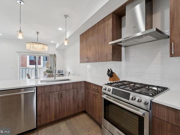 322 Fairmount Avenue, Philadelphia PA 19123