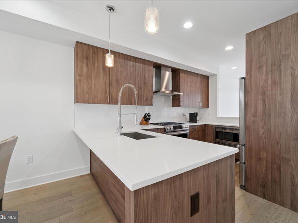 322 Fairmount Avenue, Philadelphia PA 19123