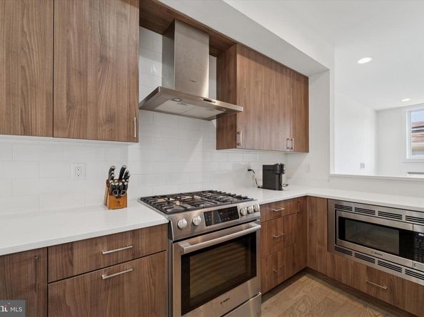322 Fairmount Avenue, Philadelphia PA 19123