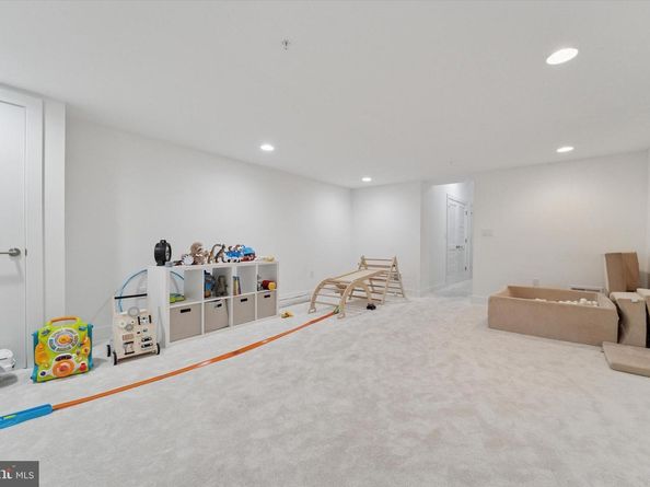 322 Fairmount Avenue, Philadelphia PA 19123