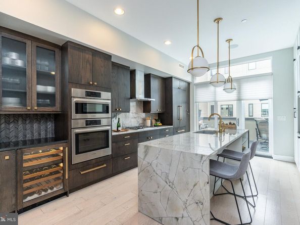422 Fairmount Avenue, Philadelphia PA 19123