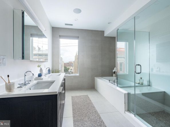 422 Fairmount Avenue, Philadelphia PA 19123
