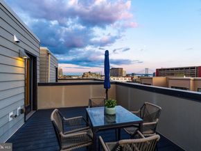 422 Fairmount Avenue, Philadelphia PA 19123