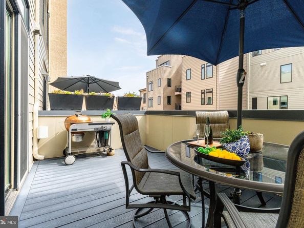 422 Fairmount Avenue, Philadelphia PA 19123