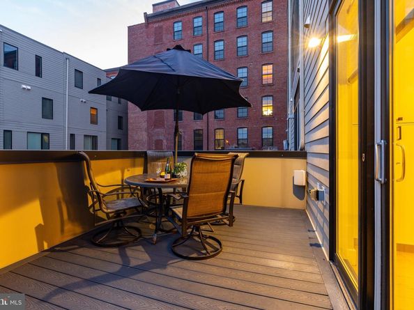 422 Fairmount Avenue, Philadelphia PA 19123
