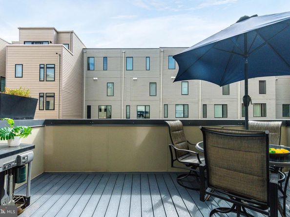 422 Fairmount Avenue, Philadelphia PA 19123