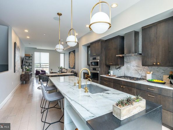 422 Fairmount Avenue, Philadelphia PA 19123
