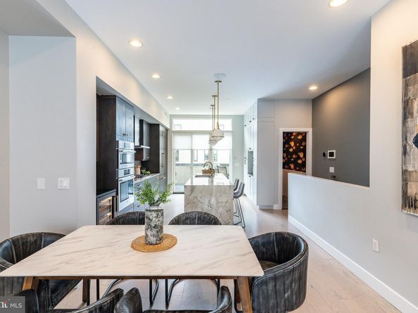 422 Fairmount Avenue, Philadelphia PA 19123