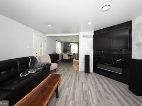 1014 N York Road, Willow Grove PA 19090