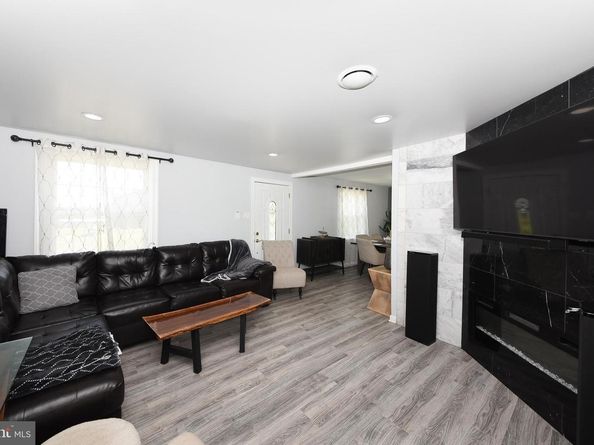 1014 N York Road, Willow Grove PA 19090