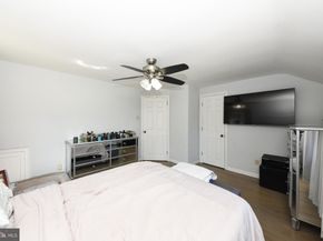 1014 N York Road, Willow Grove PA 19090
