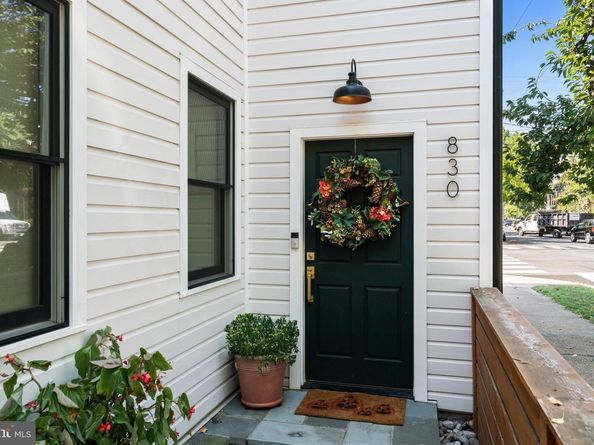 830 Oronoco Street, Alexandria VA 22314