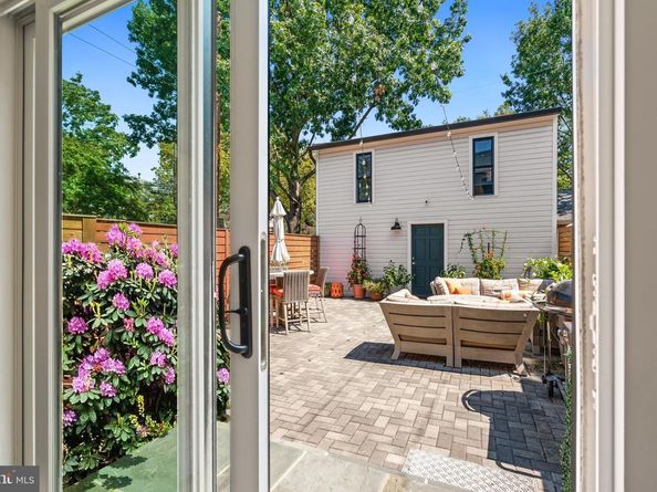 830 Oronoco Street, Alexandria VA 22314