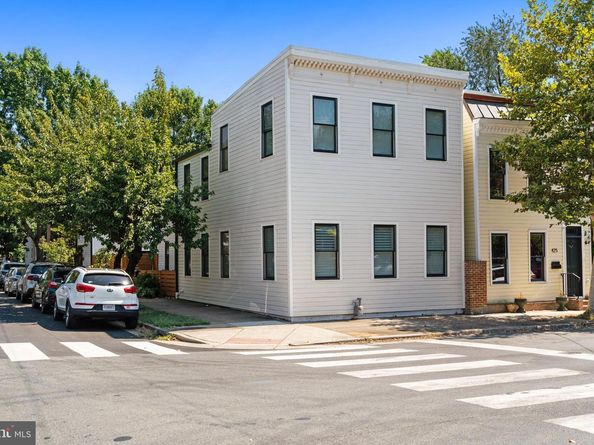 830 Oronoco Street, Alexandria VA 22314