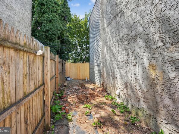 820 W Firth Street, Philadelphia PA 19133
