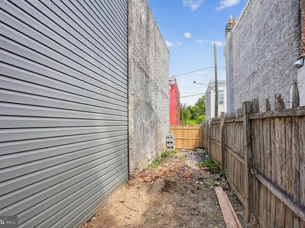 820 W Firth Street, Philadelphia PA 19133