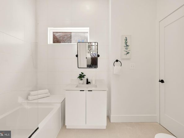 1729 T Street NW 4, Washington DC 20009