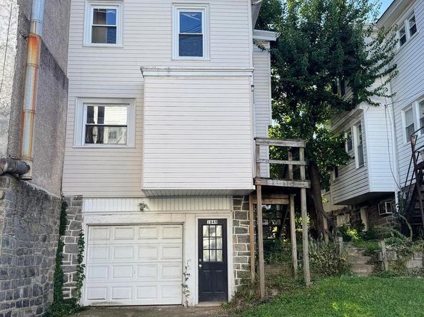 1049 Yeadon Avenue, Lansdowne PA 19050