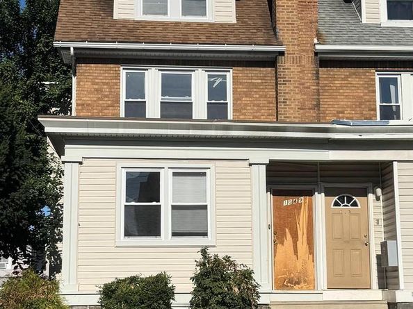 1049 Yeadon Avenue, Lansdowne PA 19050