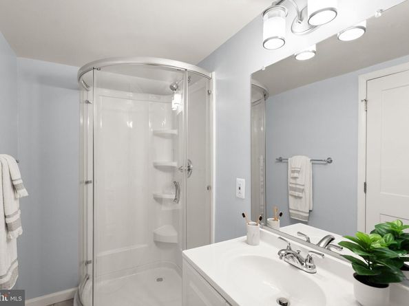 1119 16TH Street S, Arlington VA 22202