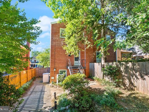 1119 16TH Street S, Arlington VA 22202