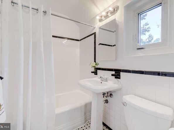 4841 1st Street S, Arlington VA 22204