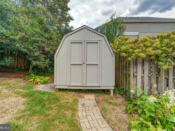 4841 1st Street S, Arlington VA 22204
