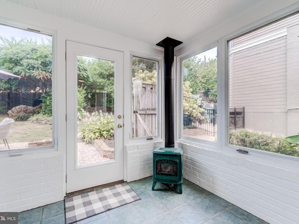 4841 1st Street S, Arlington VA 22204