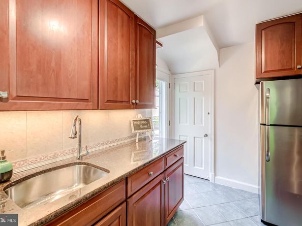 4841 1st Street S, Arlington VA 22204