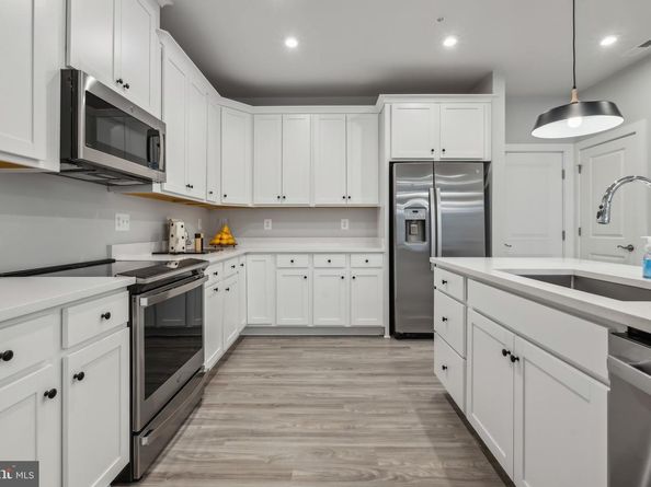 2157 Glacier Road, Herndon VA 20170
