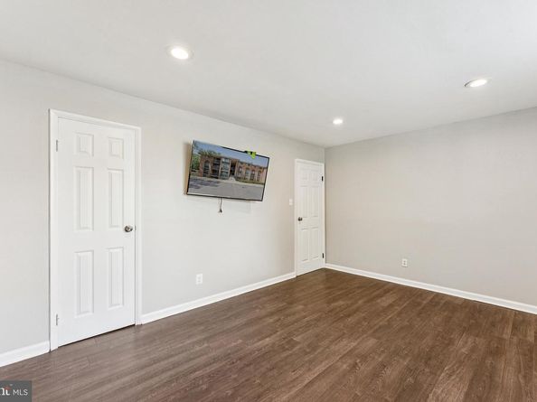 527 N Armistead Street 101, Alexandria VA 22312