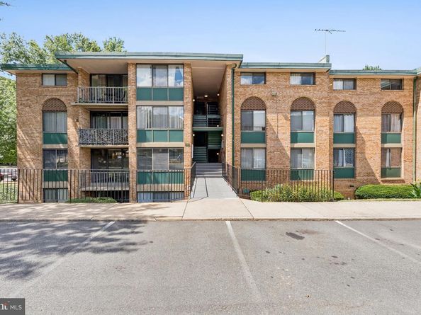 527 N Armistead Street 101, Alexandria VA 22312