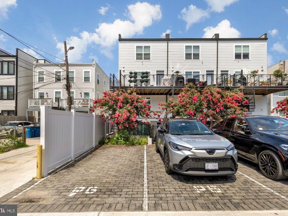 719 18TH Street NE 7191, Washington DC 20002