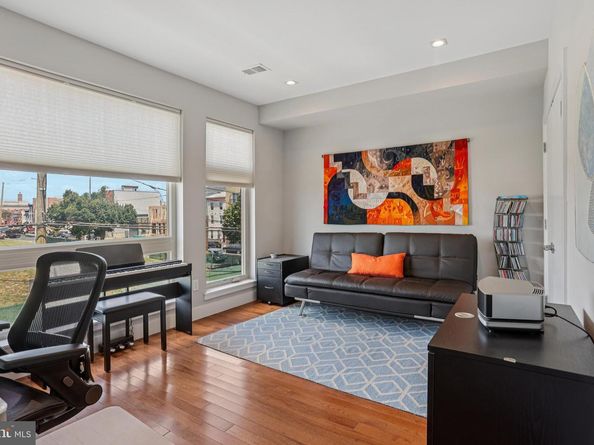 2567 E Thompson Street, Philadelphia PA 19125