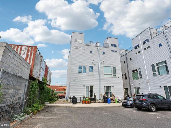2567 E Thompson Street, Philadelphia PA 19125