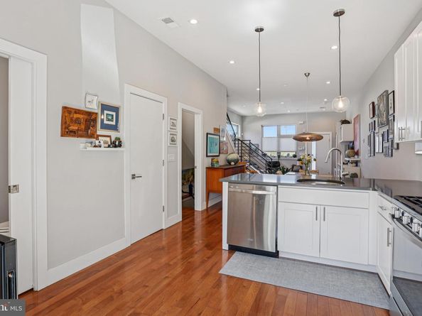 2567 E Thompson Street, Philadelphia PA 19125