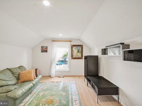 15 Dover Place, Southampton PA 18966
