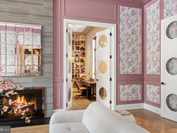 8913 Holly Leaf Lane, Bethesda MD 20817